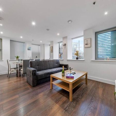 Sleep 7 20 Mins From London Waterloo Bp8 Apartment ภายนอก รูปภาพ